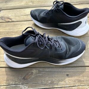 Lululemon Women’s Blissfeel Running Sneakers, size 11